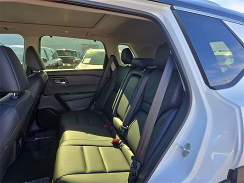 Certified 2025 Nissan Rogue SL w/ SL Premium Package image 17