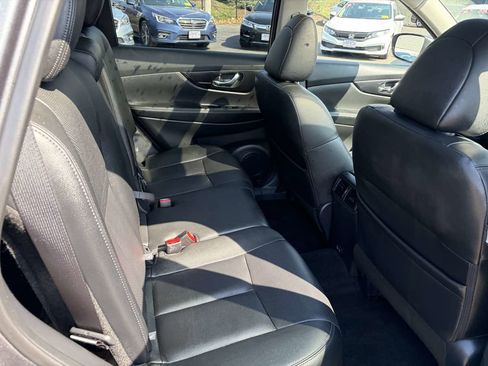 Used 2019 Nissan Rogue SL w/ Premium Package image 27