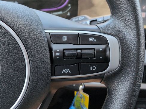 Certified 2025 Kia Sportage LX FWD image 24
