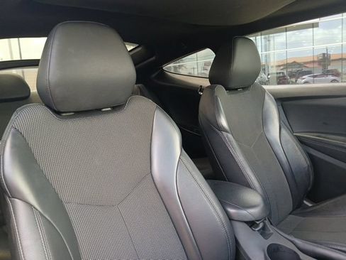 Used 2016 Hyundai Veloster w/ Option Group 03 FWD image 14