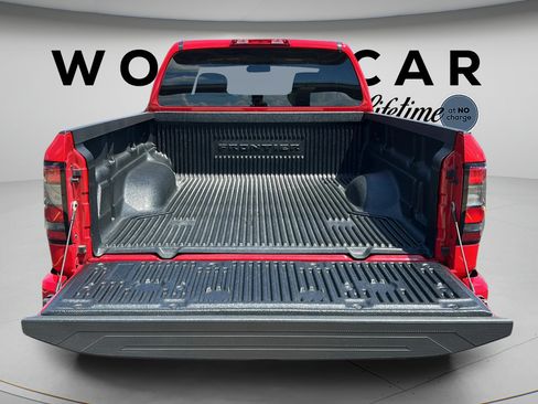 Used 2025 Nissan Frontier SV RWD image 22