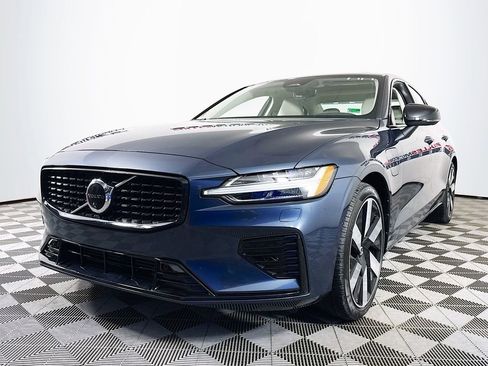 Used 2024 Volvo S60 T8 Ultimate w/ Climate Package image 3