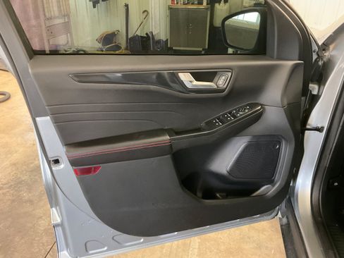 Used 2024 Ford Escape ST-Line w/ Tech Pack #1 AWD/4WD image 10