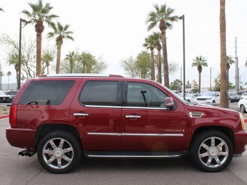 Used 2007 Cadillac Escalade AWD w/ Information Package image 6