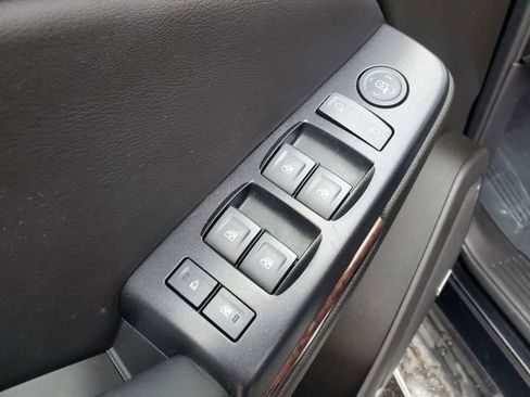 Certified 2019 GMC Yukon SLE image 19