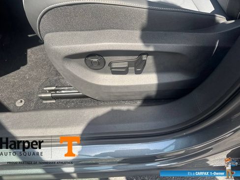 Used 2026 Volkswagen Tiguan SE FWD image 18