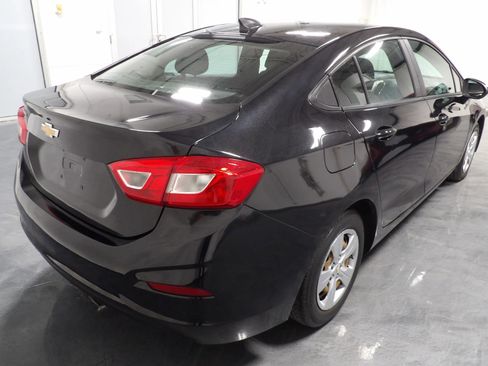 Used 2017 Chevrolet Cruze LS image 5