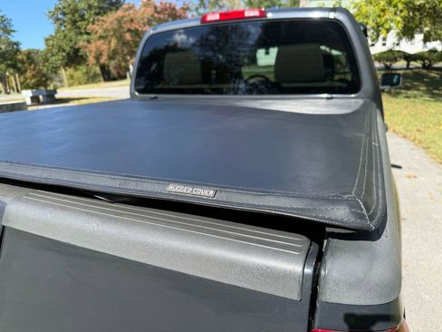 Used 2011 Nissan Frontier SV image 27