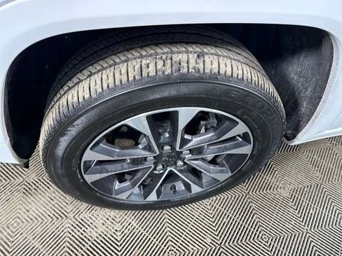 Used 2023 Jeep Grand Cherokee Overland image 10