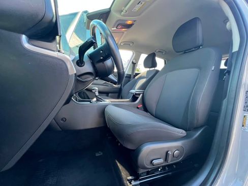 Used 2025 Hyundai Kona SEL AWD/4WD image 10