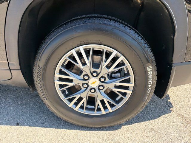 Used 2025 Chevrolet Traverse LT FWD image 31