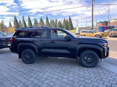 New 2026 Toyota 4Runner SR5 image 6
