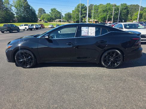 Used 2023 Nissan Maxima SR w/ Sport Mat Group FWD image 6