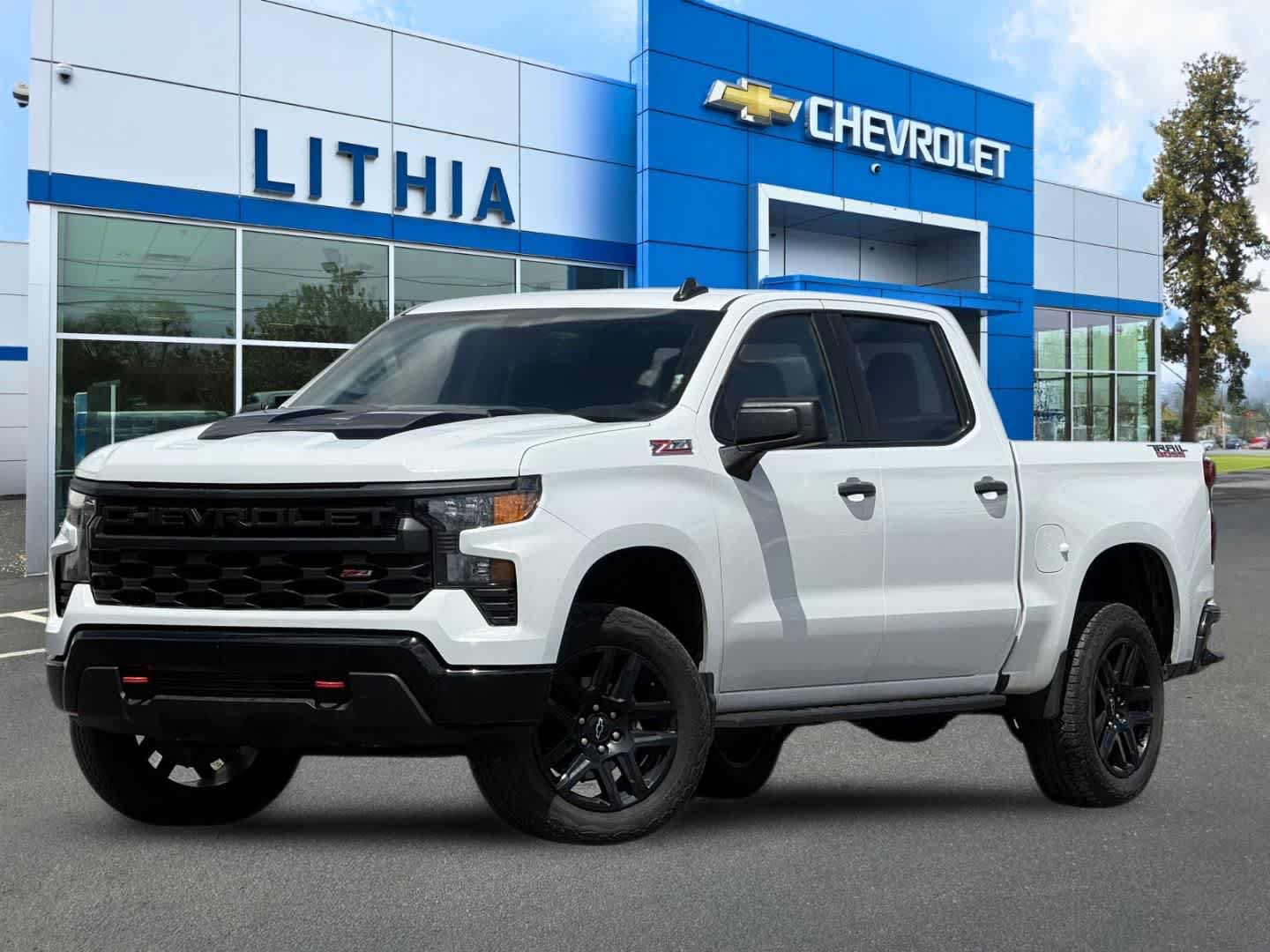 Used 2023 Chevrolet Silverado 1500 Custom Trail Boss AWD/4WD image 1