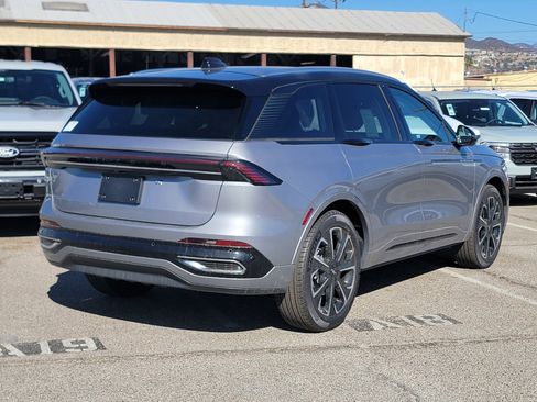 New 2025 Lincoln Nautilus Reserve image 4