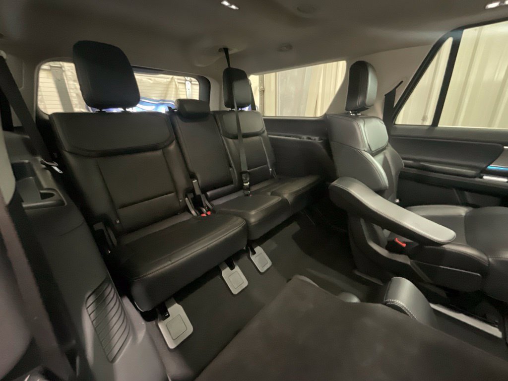Used 2025 Ford Expedition Max Platinum w/ Driver's Package AWD/4WD image 18
