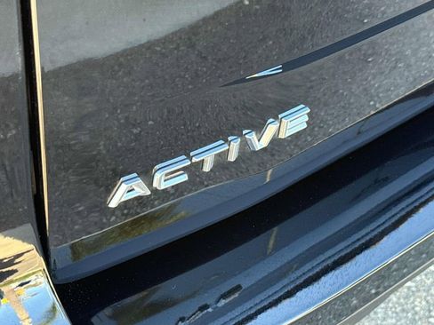 Certified 2025 Ford Expedition Active image 6