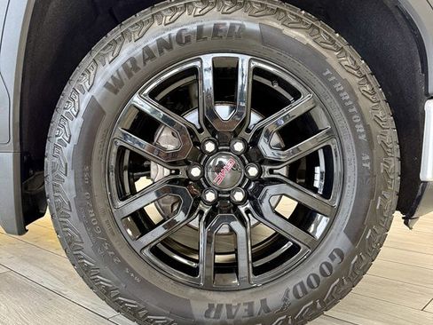 Used 2020 GMC Sierra 1500 Elevation w/ Elevation Value Package image 19