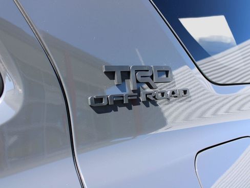 Used 2025 Toyota 4Runner TRD Off-Road Premium AWD/4WD image 12
