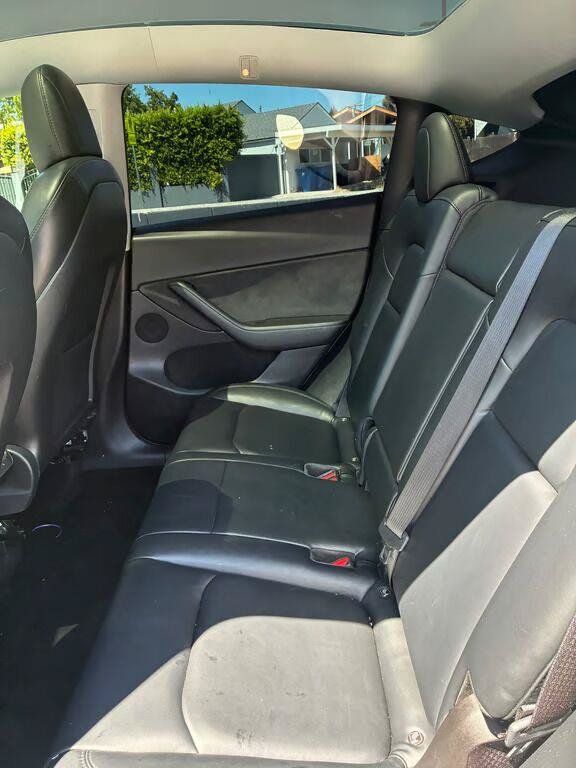 Used 2022 Tesla Model Y Performance AWD/4WD image 5
