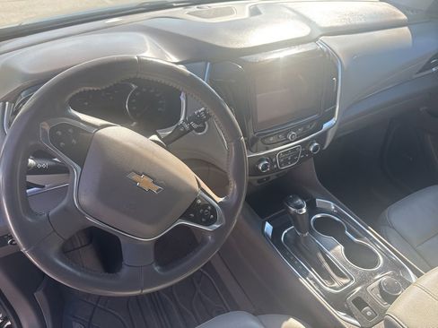 Used 2019 Chevrolet Traverse LT w/ LT Premium Package FWD image 12