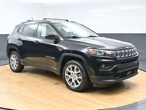Used 2022 Jeep Compass Latitude AWD/4WD image 48