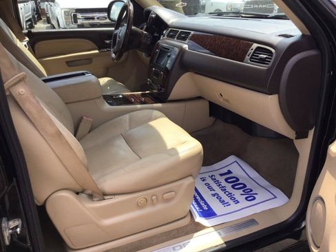 Used 2010 GMC Yukon XL Denali AWD/4WD image 42