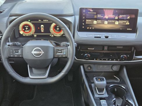 Used 2025 Nissan Rogue SL image 24