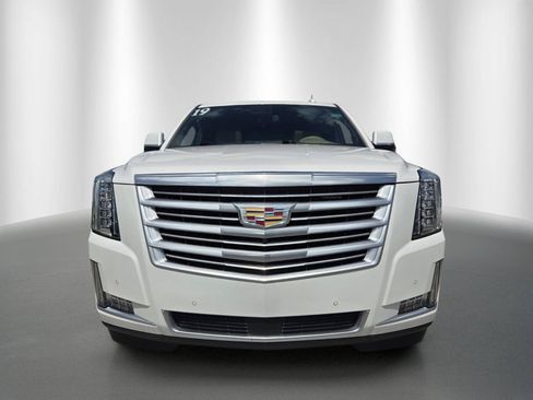 Used 2019 Cadillac Escalade Platinum RWD image 2