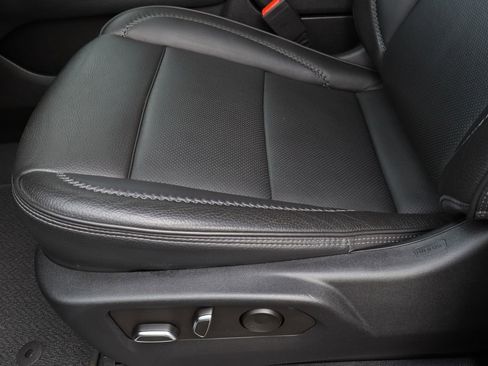 Certified 2023 GMC Yukon Denali w/ Advanced Technology Package image 22