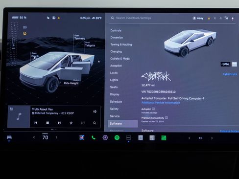 Used 2024 Tesla Cybertruck AWD Crew Cab image 35