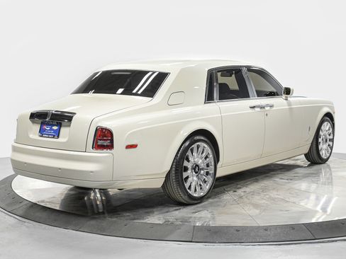 Used 2004 Rolls-Royce Phantom Sedan RWD image 6