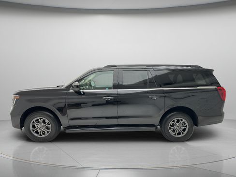 Used 2025 Ford Expedition Max Active AWD/4WD image 8