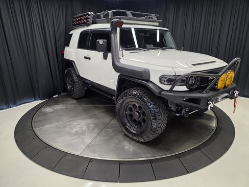 Used 2013 Toyota FJ Cruiser 4WD image 48