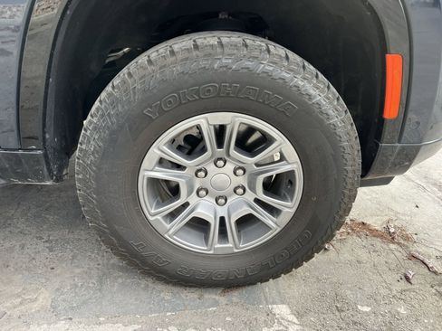 Used 2023 Jeep Wagoneer L 4WD image 16