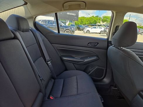 Used 2024 Nissan Altima 2.5 SV FWD image 32
