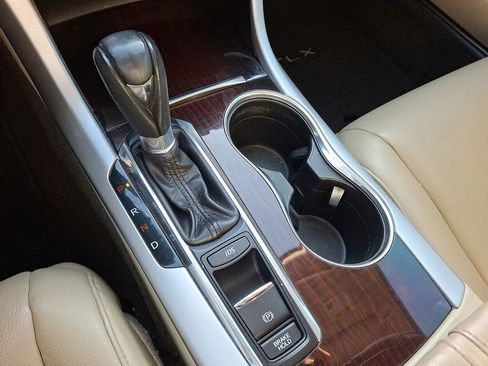 Used 2017 Acura TLX image 17