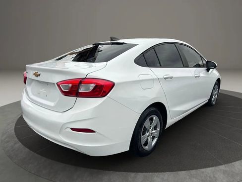Used 2018 Chevrolet Cruze LS image 3