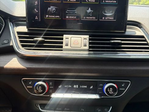 Used 2021 Audi Q5 2.0T Premium w/ Convenience Package AWD/4WD image 19