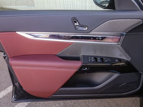 New 2026 BMW 740i w/ Premium Package RWD image 17