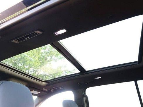 Used 2025 Buick Enclave Sport Touring w/ Power Package FWD image 10