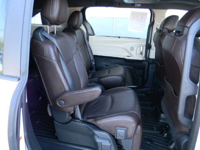 Certified 2024 Toyota Sienna Platinum AWD/4WD image 29