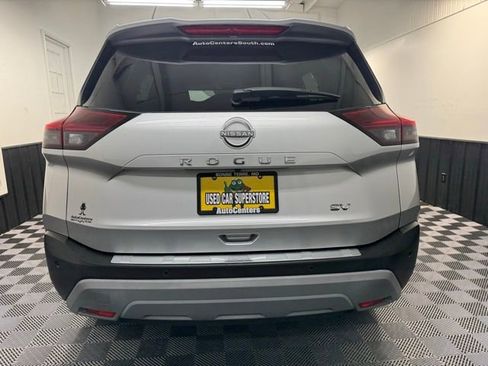 Used 2022 Nissan Rogue SV image 6