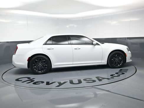 Used 2023 Chrysler 300 Touring L w/ Comfort Group image 10