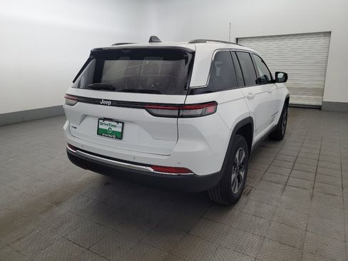 Used 2022 Jeep Grand Cherokee Limited 4xe w/ Luxury Tech Group II AWD/4WD image 7