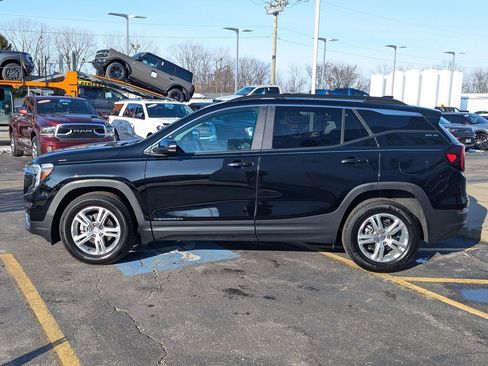 Used 2024 GMC Terrain SLE w/ Driver Convenience Package image 6