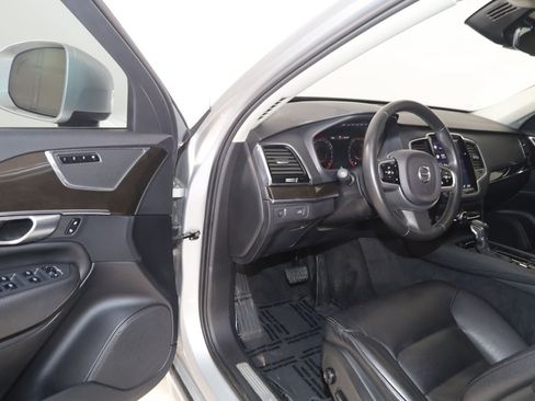 Used 2018 Volvo XC90 T6 Momentum w/ Convenience Package AWD/4WD image 49