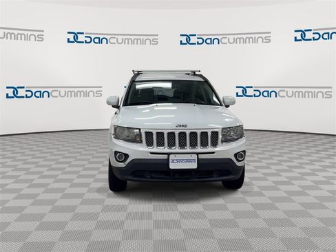 Used 2016 Jeep Compass Latitude image 3