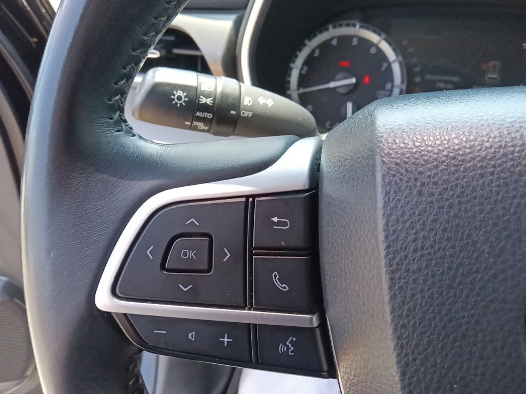 Used 2022 Toyota Highlander XLE AWD/4WD image 18