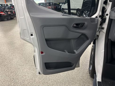 Used 2018 Ford Transit 250 148 Medium Roof image 12